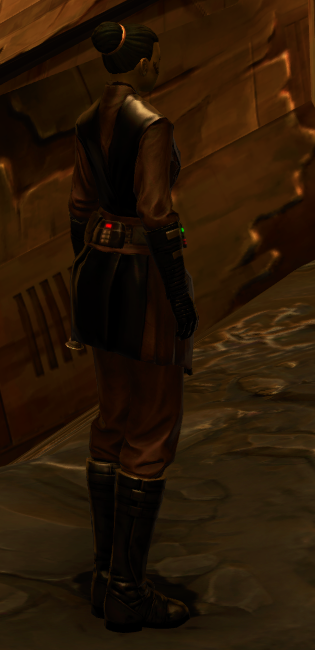 Headstrong Apprentice Armor Set Outfit from Star Wars: The Old Republic.