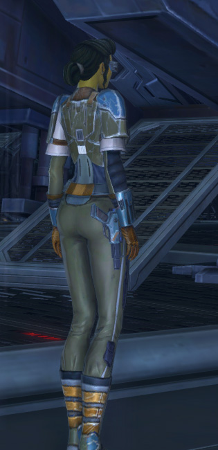 Hutta Bounty Hunter Armor Set player-view from Star Wars: The Old Republic.