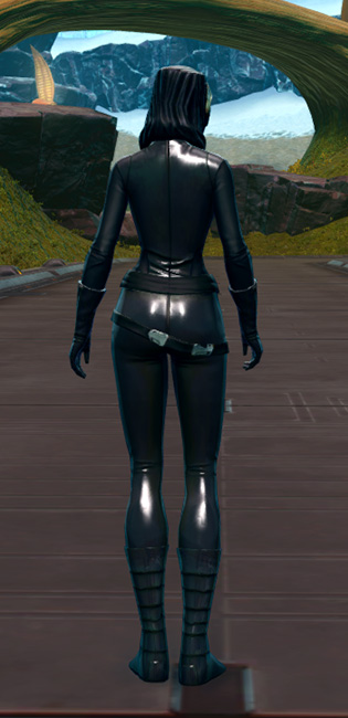 Mask of Nihilus Armor Set player-view from Star Wars: The Old Republic.