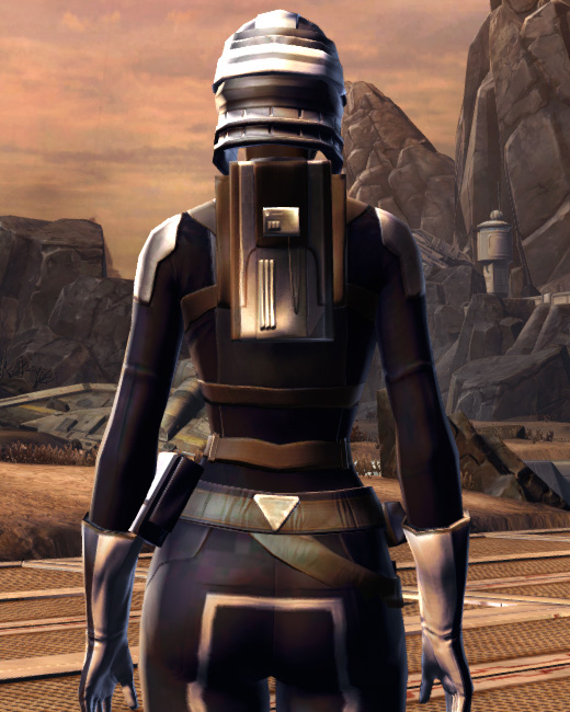 Mountain Explorer Armor Set Back from Star Wars: The Old Republic.